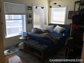 116-118 Holland St., Unit 3R in Somerville, MA - Building Photo - Building Photo