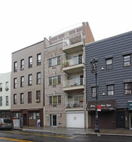 602 Manhattan Ave Apartments