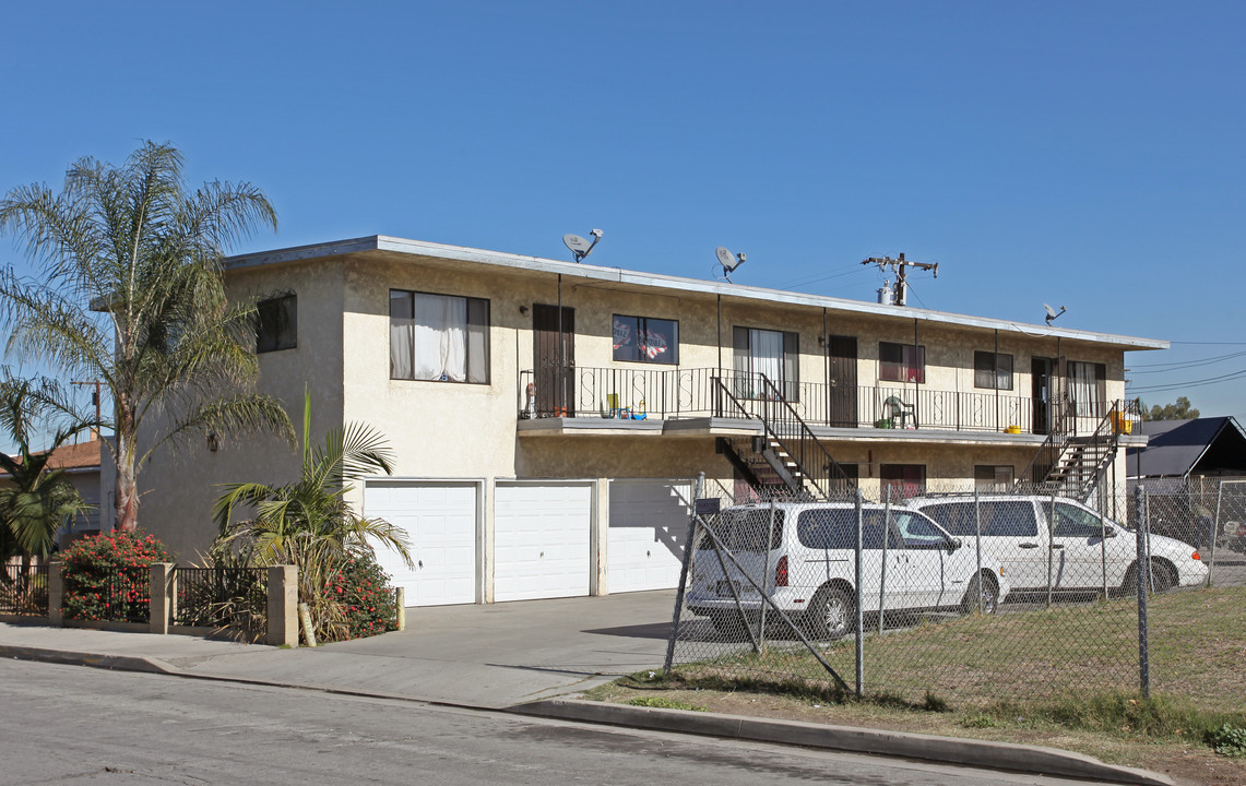 17310 Jersey Ave in Artesia, CA - Foto de edificio