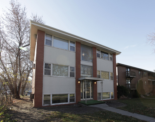 3421 Holdrege St in Lincoln, NE - Foto de edificio - Building Photo