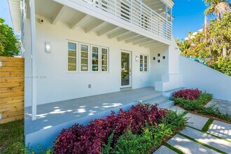 524 NE 65th St in Miami, FL - Building Photo - Building Photo