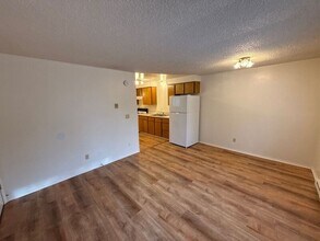 160 Manbrin Dr NE in Keizer, OR - Building Photo - Building Photo