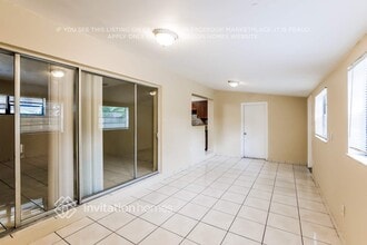 1120 NE 160th St in North Miami Beach, FL - Building Photo - Building Photo