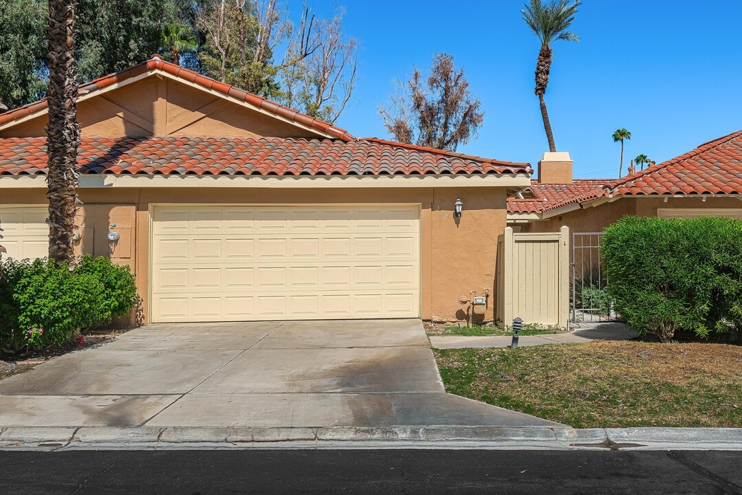 272 Avenida del Sol in Palm Desert, CA - Building Photo