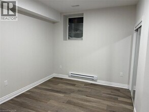 245 Broadacre Dr in Kitchener, ON - Building Photo - Building Photo