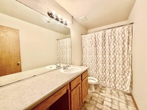 7724 Amberly Dr in Colorado Springs, CO - Foto de edificio - Building Photo