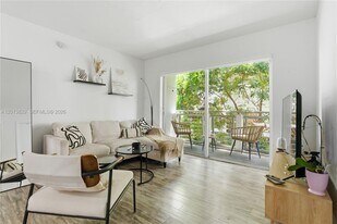 716 Michigan Ave in Miami Beach, FL - Building Photo