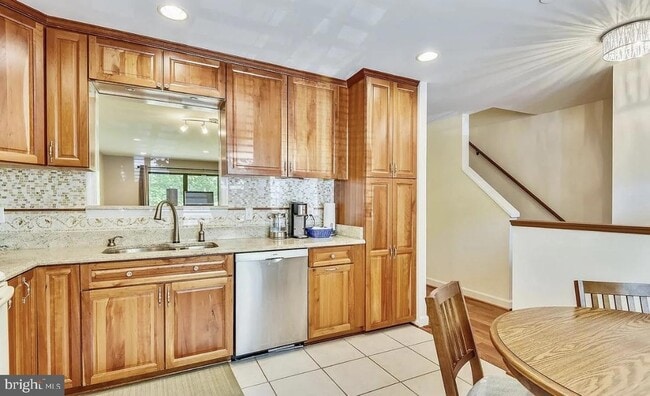 2035 Swans Neck Way in Reston, VA - Building Photo - Building Photo