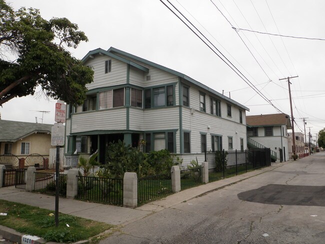 1316 Saint Louis Ave in Long Beach, CA - Building Photo - Building Photo