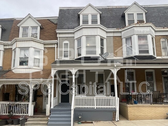 property at 829 W Poplar St