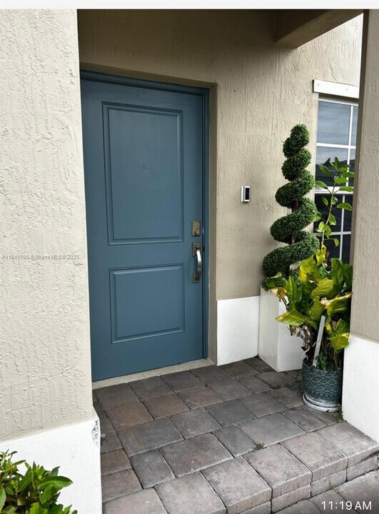 489 NE 5th Pl in Florida City, FL - Building Photo