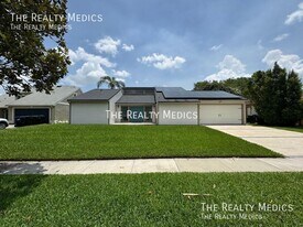 107 S Deerwood Ave in Orlando, FL - Building Photo