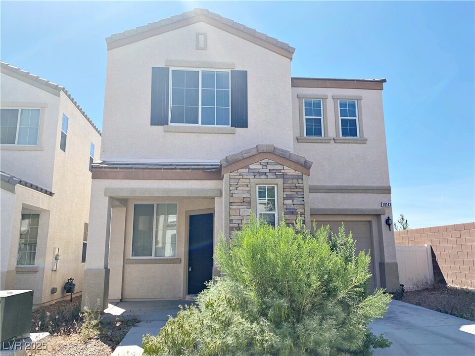 10143 Pleasant Village Pl in Las Vegas, NV - Building Photo