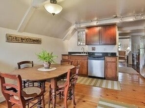 20 Horton St, Unit Horton St in Newburyport, MA - Building Photo - Building Photo