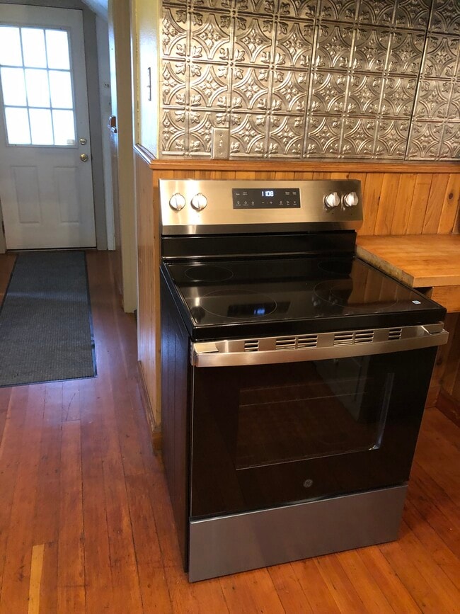 207 S 16th Ave, Unit A in Yakima, WA - Building Photo - Building Photo