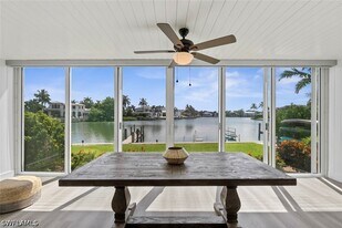 1910 Gulf Shore Blvd N in Naples, FL - Building Photo