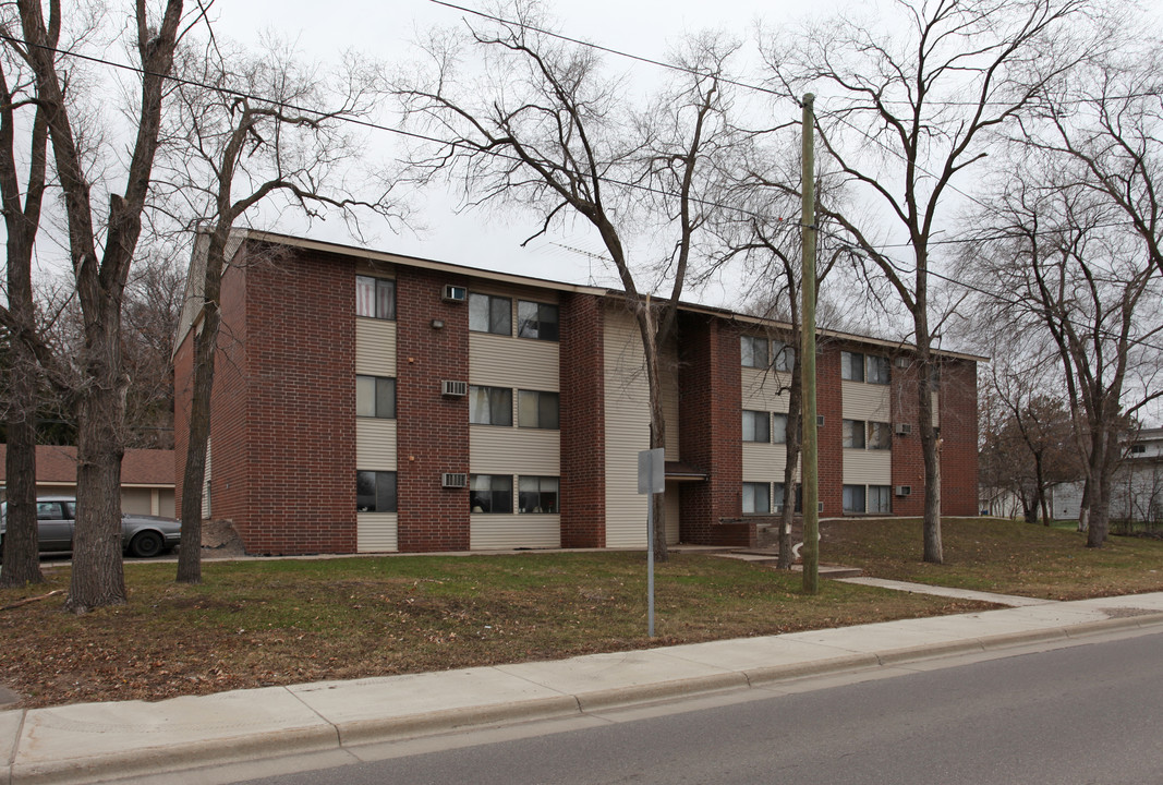 River Knoll Apartments in Sauk Rapids, MN - Foto de edificio