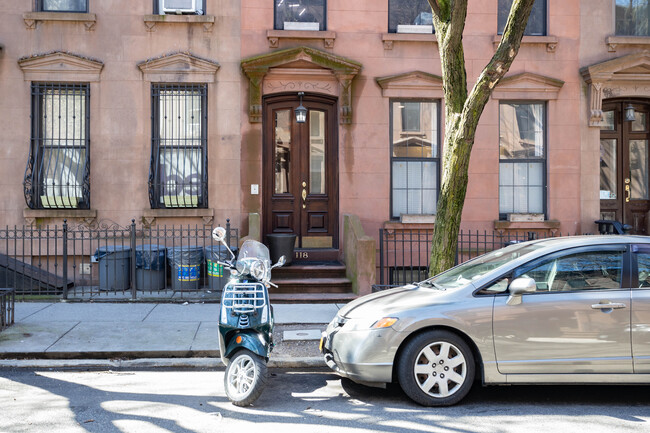 118 Saint Marks Pl in Brooklyn, NY - Foto de edificio - Building Photo