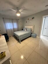 137 NE 10th St in Boca Raton, FL - Building Photo - Building Photo