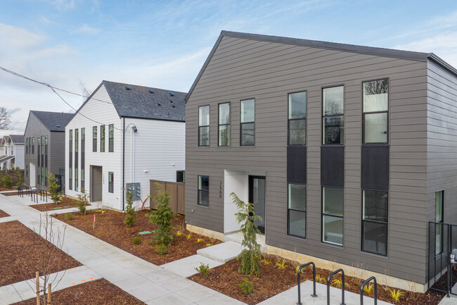 Emerald Townhomes in Portland, OR - Building Photo - Building Photo