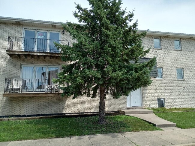 5847 W 87th St, Unit #2