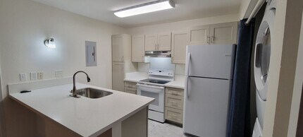 383 Mananai Pl, Unit F in Honolulu, HI - Building Photo - Building Photo