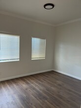 1072 Laguna Ave in Los Angeles, CA - Building Photo - Building Photo