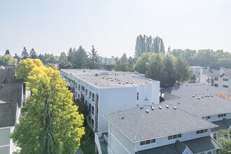 7460 Moffatt Rd in Richmond, BC - Building Photo - Building Photo