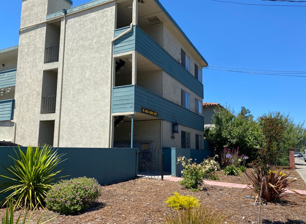 4666 San Pablo Dam Rd, Unit 4 in El Sobrante, CA - Building Photo