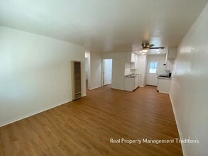 2541 Diamond St in Rosamond, CA - Building Photo - Building Photo