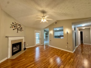 350 Bee Rd in Newnan, GA - Building Photo - Building Photo