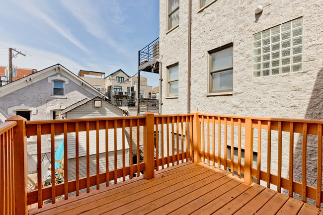 858 N Paulina St, Unit 2 in Chicago, IL - Foto de edificio - Building Photo