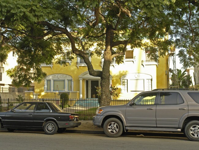 1400 S St Andrews Pl in Los Angeles, CA - Building Photo - Building Photo