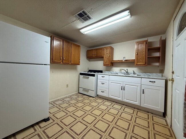 1312 New York in Alamogordo, NM - Building Photo - Building Photo