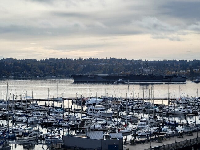 400 Washington Ave, Unit 310 in Bremerton, WA - Foto de edificio - Building Photo