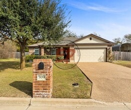 709 Pebble Creek Dr in Hewitt, TX - Building Photo - Building Photo