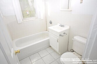 1318 Commonwealth Ave, Unit 7 in Boston, MA - Building Photo - Building Photo