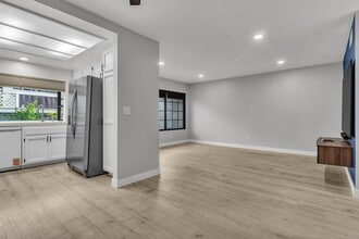 3097 W Cheryllyn Ln in Anaheim, CA - Building Photo - Building Photo