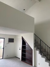 11575 Moorpark St in Studio City, CA - Building Photo - Building Photo