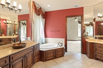 7414 Newbury Trail in Sugar Land, TX - Building Photo - Building Photo