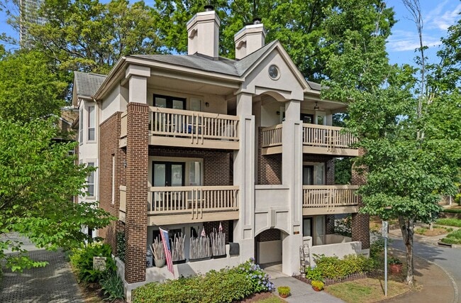 property at 409 W 8th St