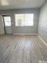 1799 York Way in Sparks, NV - Foto de edificio - Building Photo