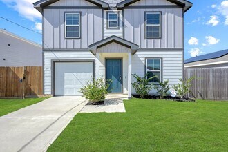 68 Rd 51026 in Cleveland, TX - Building Photo - Building Photo