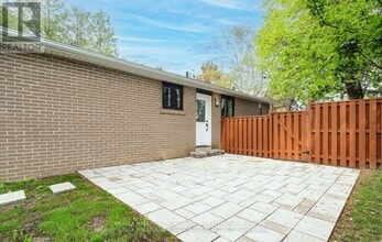 106 Woodpark Pl in Newmarket, ON - Building Photo - Building Photo