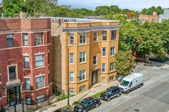 1024 N Damen Ave, Unit 7 in Chicago, IL - Building Photo - Building Photo