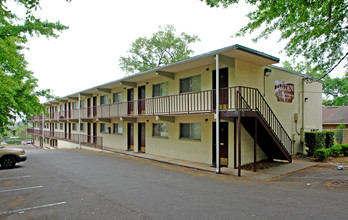 Urbana in Tallahassee, FL - Foto de edificio - Building Photo