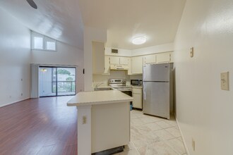 4004 Atrium Dr in Orlando, FL - Foto de edificio - Building Photo