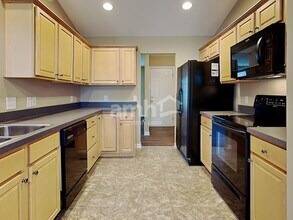 1207 Hampton Park Dr in High Point, NC - Building Photo - Building Photo