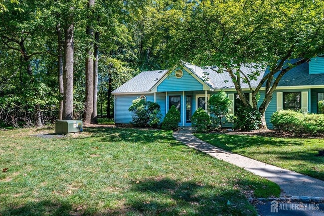 1801 Timber Oaks Rd in Edison, NJ - Building Photo - Building Photo