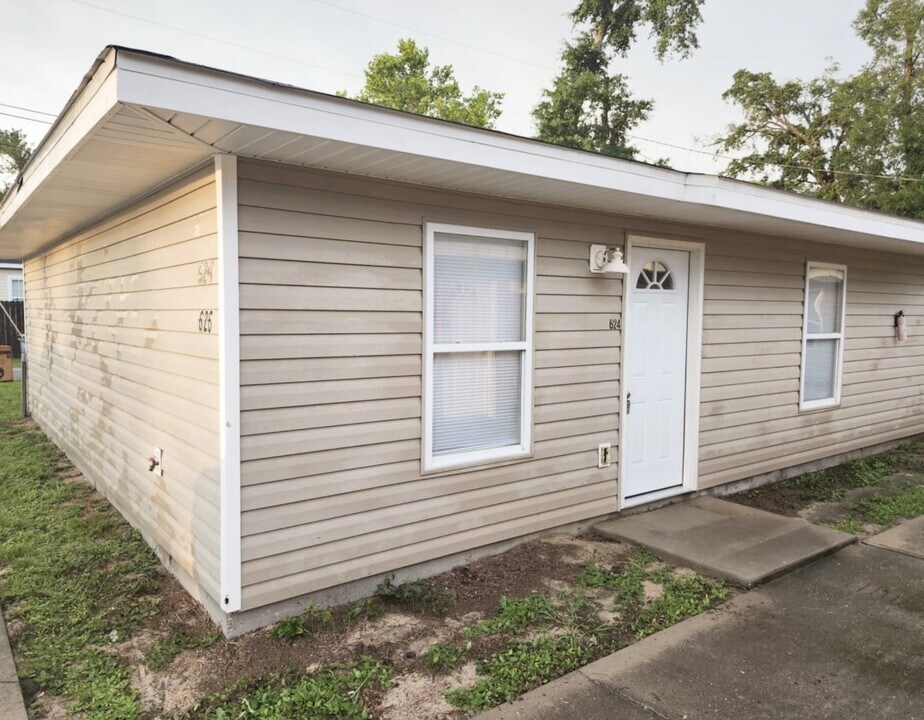 624 College Ave in Panama City, FL - Building Photo